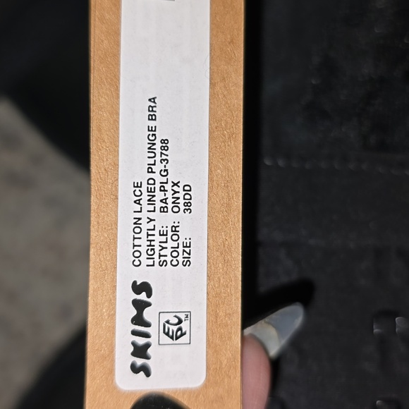 NWT Skims bra - Picture 3 of 3